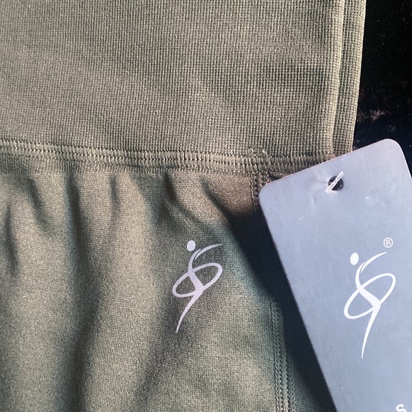 Leggings with Mesh - Picture 4 of 6